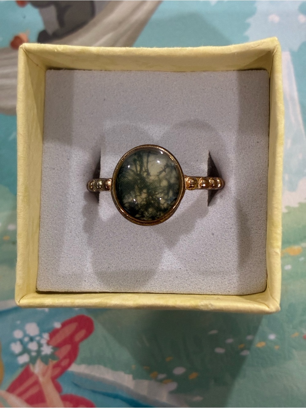 Gold-Tone Ring with Green Marbled Stone Women’s Size 7 Fashion